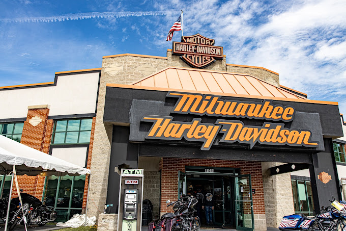Milwaukee Harley Davidson®'s Store